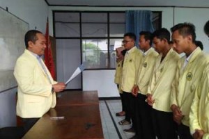 Pelantikan pengurus BEM FH Uniku periode 2017-2018.